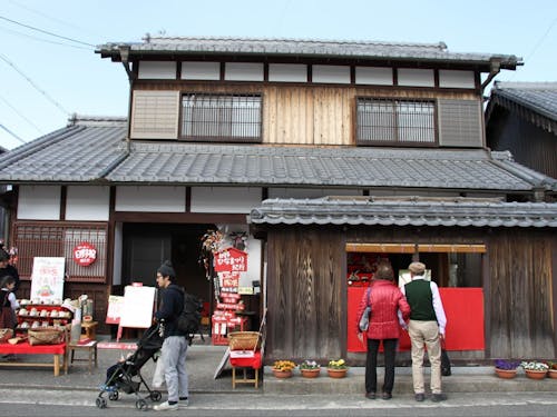 まちなかエリアでは「日野ひなまつり紀行」や「桟敷窓アート」などのイベントも