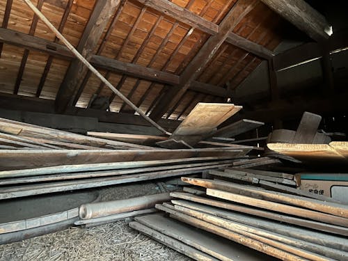 納屋の廃材の移動