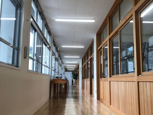 元小中学校らしさが施設内に残っています