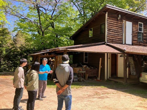 セルフビルドの家づくりをお仕事をしている先輩移住者との交流