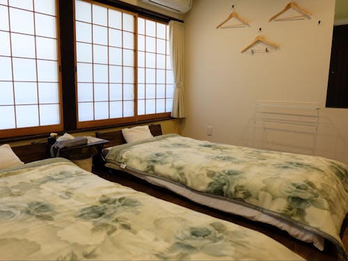 お部屋は個室なので、ゲストハウス初心者も安心！現代風にリノベーションしました。