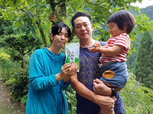 露地栽培で育てた作物は、大川村の給食センターで使われています