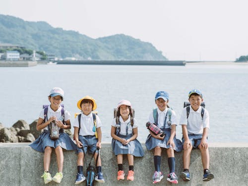 自然にあふれた環境でのびのびと暮らすこどもたち