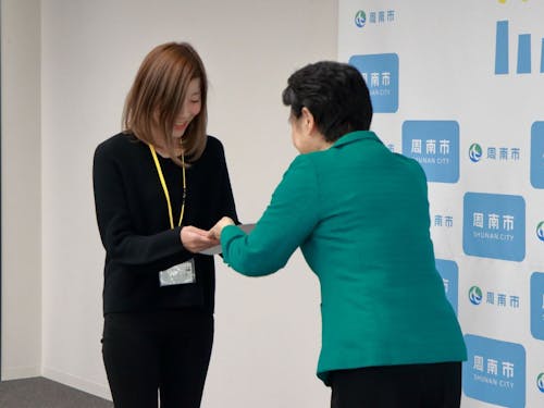 市民ライターになった方は、市長から任命書が交付されます🔍