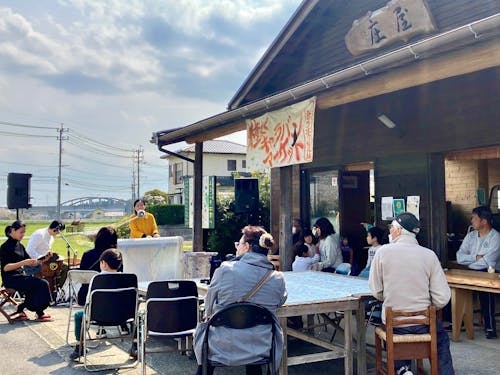 コミュニティースペース庄屋では地域内外の人でマーケットや演奏会などイベントも開催