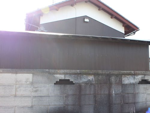 家を囲むブロック塀