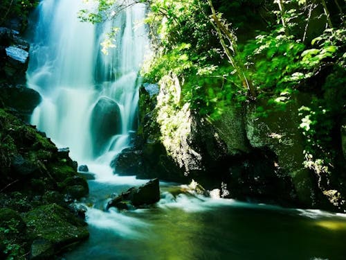 夏場の壮瞥滝