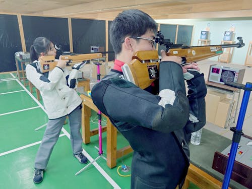 全国的にも珍しいライフル射撃部があります