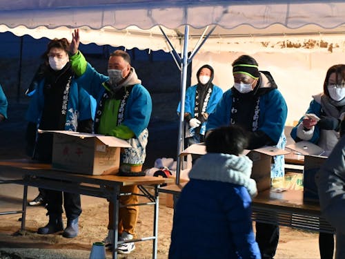 訪れる人を迎える現場には、イベントを支える観光協会のみなさんの姿があります