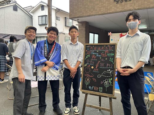 生徒と一緒に地域のイベントに参加して、実業系高校ならではの出店をします