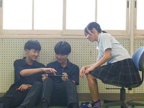 画面を挟んで会話が弾む。この光景を、全世代の地域住民との間に広げていきたいです。