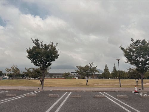 萩中央公園。奥に見えるのが萩図書館です!