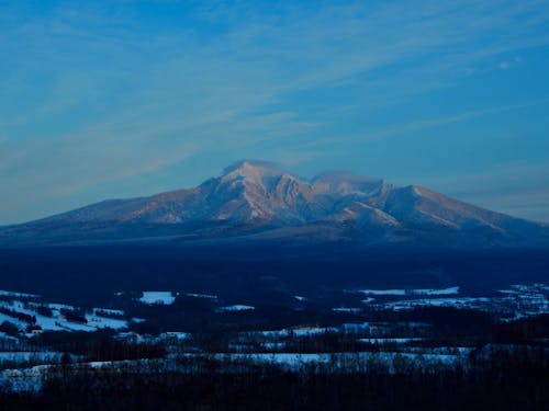 知床連山に連なる日本百名山「斜里岳」