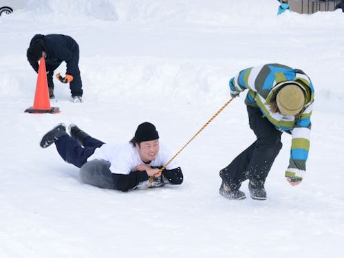 ウィンターフェスでの雪上人力ばんばの様子