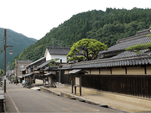 歴史の重なりを感じられる智頭宿