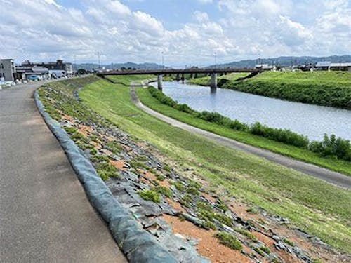 五十嵐川のウォーキングコース