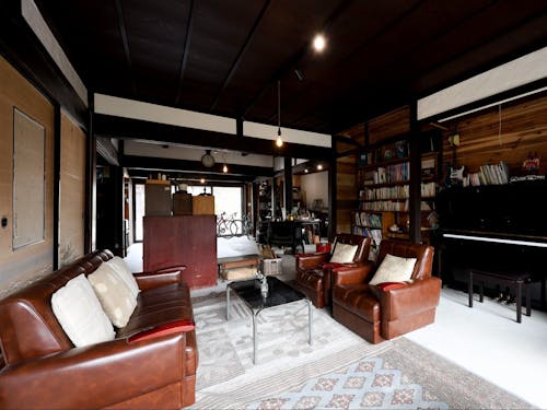 車椅子が通るスペースを確保して物の配置を決めている。写真提供：中井貴仁（あつみ）