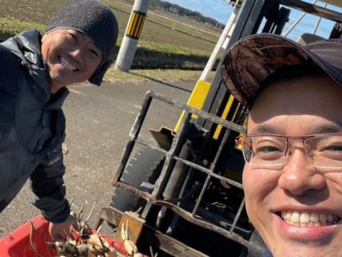 仲間達と眩しい笑顔