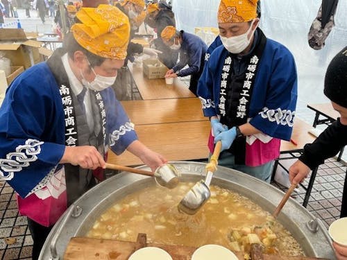 特産の里いもが味わえるほくほくの里いも汁