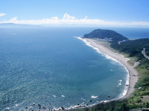 三方を海に囲まれた地形だからこその風光明媚なロケーション♪