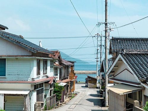 島内を自由に散策する時間も!