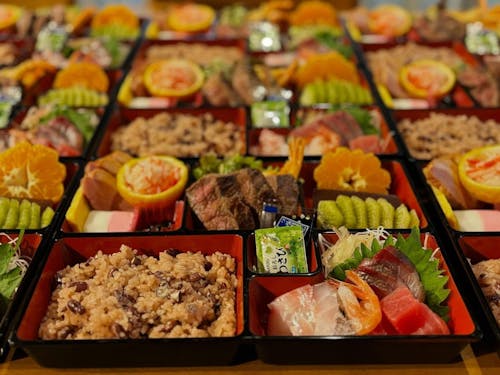 高齢者向け宅配お弁当の加工