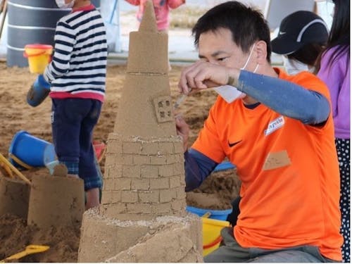 砂の城づくりの様子