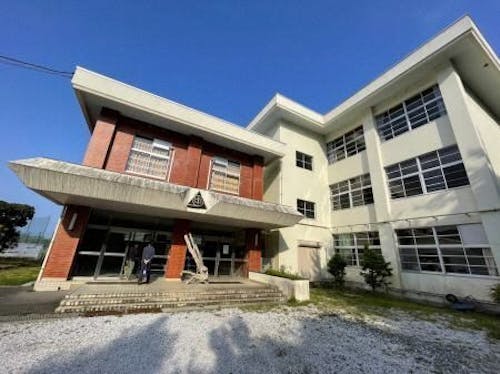 上ノ加江集学校の外観です