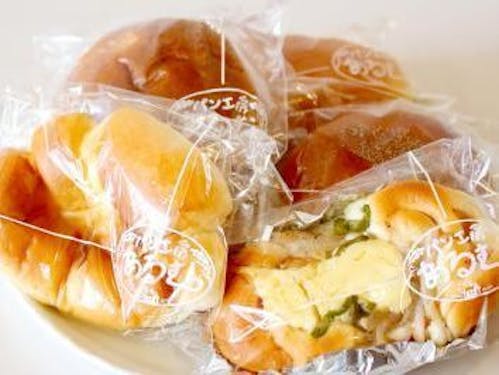 駅前にあるカンケベーカリーのパン