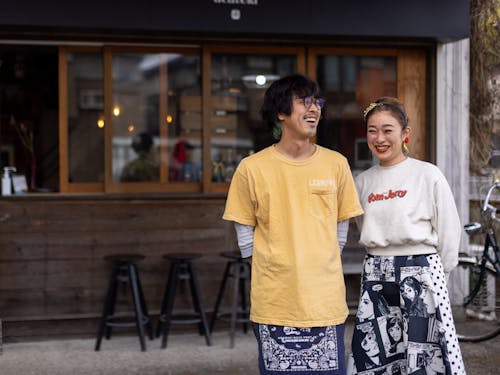 お好み焼き屋「 acatoki」 を運営する 井本ご夫婦