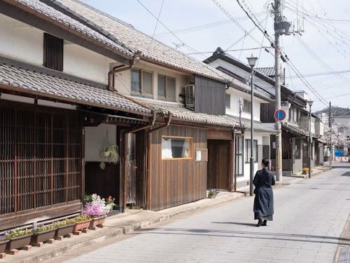 METATE HOJOの外観と町並み