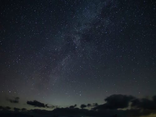 建物の光が少なく空もきれいなため、星空を撮影しに来られる方もいらっしゃいます