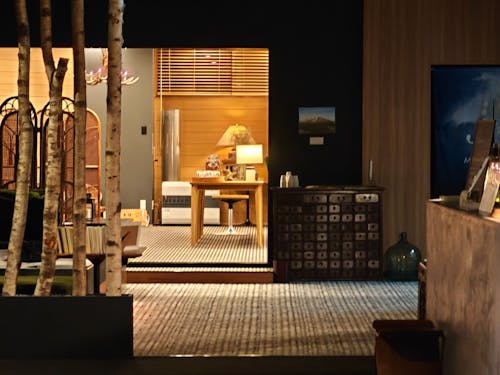 館内は25年9月にリニューアルオープンしたばかりで、モダンレトロな装い。