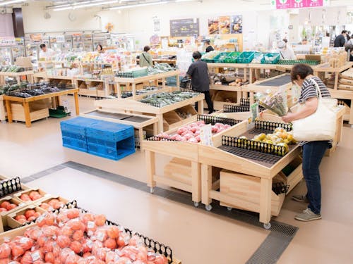 「道の駅ごか」の直売コーナー