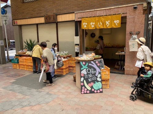 老若男女に愛されるなないろやの野菜。大津なかまち店で手にとってみてください。