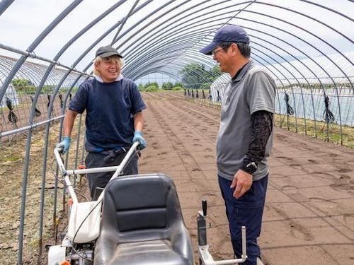 農作業は主に、ニラ、トマト、ほうれん草です。農業機械を使うことも。