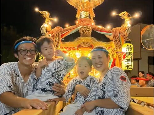 金沢ご夫妻。妻の里未さんは勝浦出身で、世界一周の旅を経てUターン