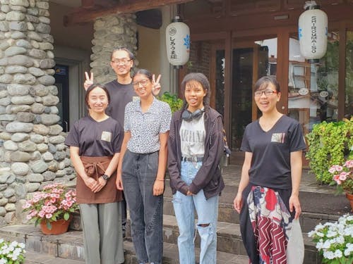 若くて国際的なスタッフも在籍しています