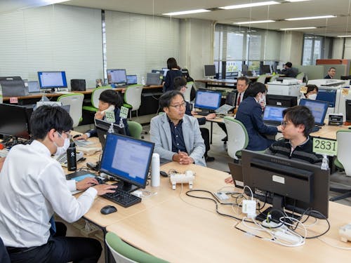 県庁での打合せ。リモートワークももちろんOKです!