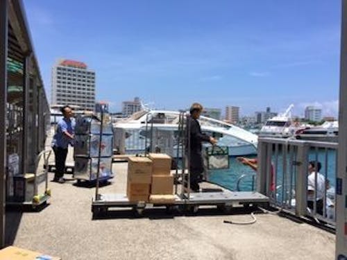フェリーにて石垣島から更に離島の小浜島、竹富島、西表島のお客様へ丁寧に配送手配