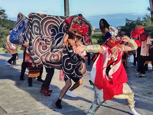 地域の伝統行事の獅子舞