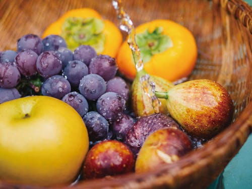 柿、ブドウ、米、博多万能ねぎなど、新鮮で豊かな農産物がたくさん育まれています。