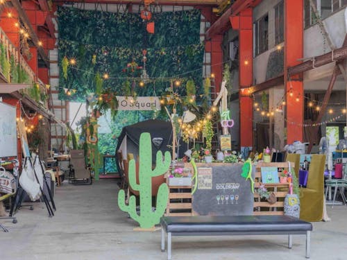 ”下田にいる人”と”下田に来た人”をつなぐ場所「with a tree」