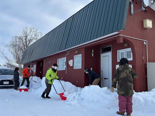 【移住体験モニターツアー】みんなで雪かき体験