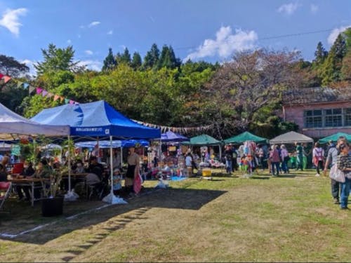 休校中の小学校で