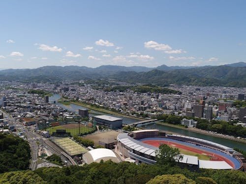 便利なまちの暮らしも気になるし…