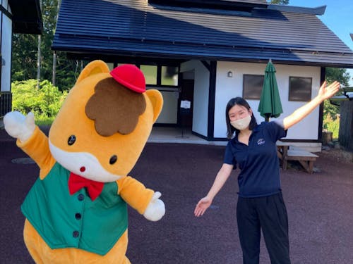 嬬恋村地域おこし協力隊の山田美穂隊員！ぐんまちゃんと２ショット♪