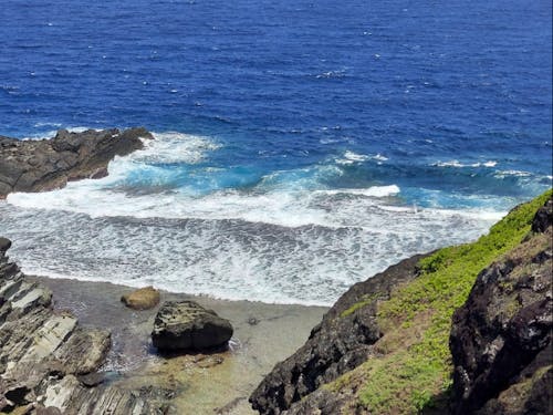 美しさと驚威が魅力の海