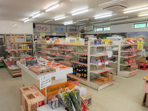店舗スペースはこんな感じ!ゆとりのある空間ですので、リノベーション次第でどんなビジネスも行えそうです。