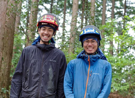 村澤友輔さん(写真左)
